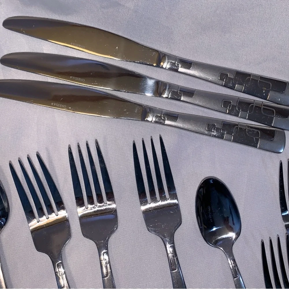 Oneida Quadratic Stainless Steel Flatware Cutlery 11 Pieces Partial Set